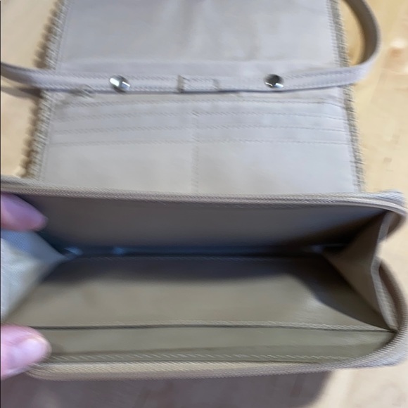 Liz Claiborne Neutral Crossbody/ Clutch - Picture 6 of 8